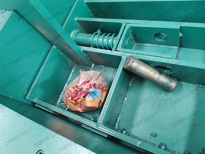 Revêtement de machine de mise en balles de ferraille métallique de haute qualité